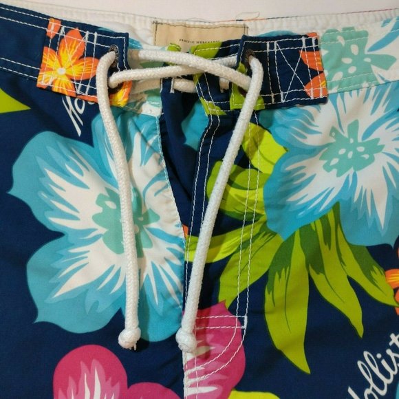 Hollister Size XL Floral Board Shorts - Picture 4 of 10